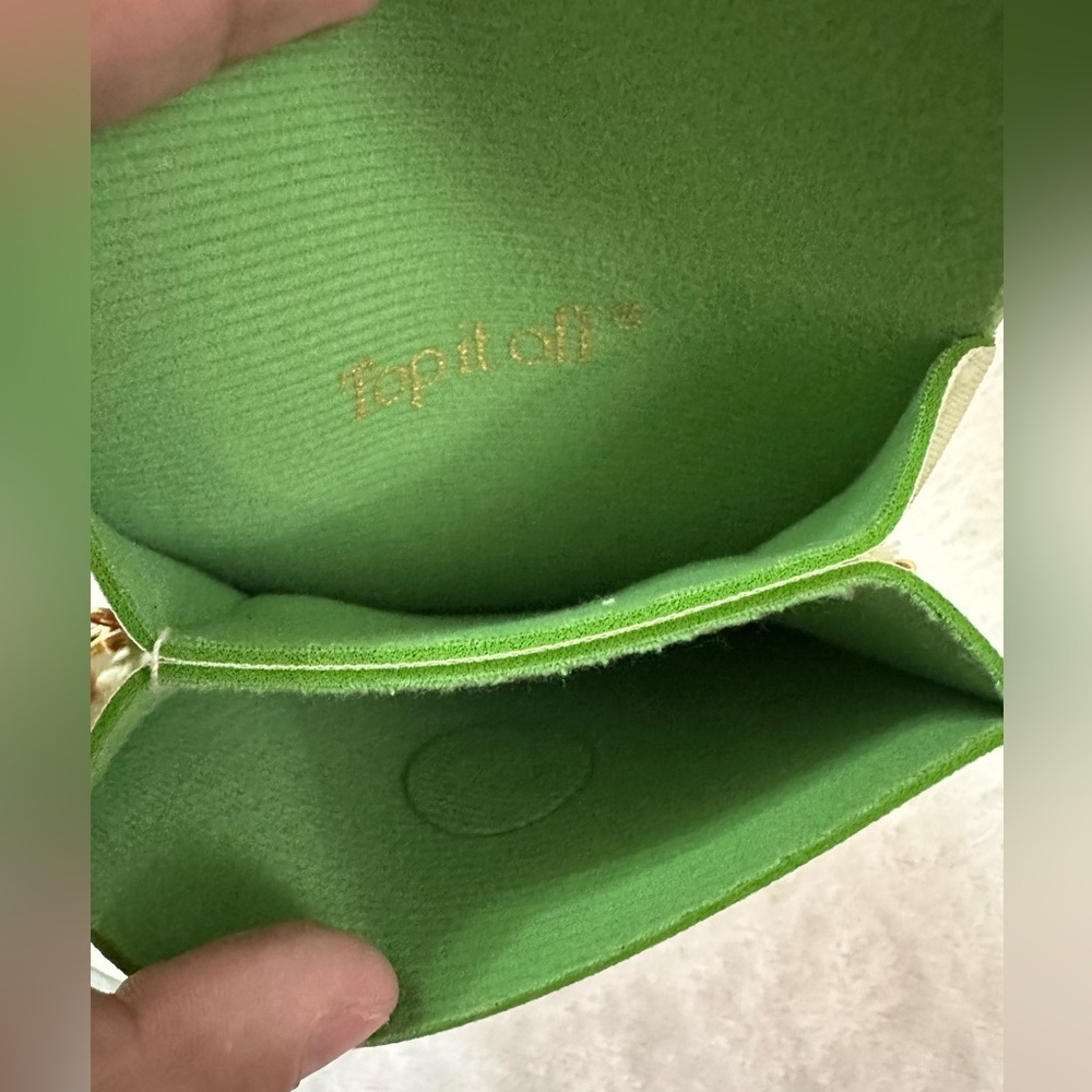 Cream Crossbody Bag with Flap Closure and Minimalist Design💚 - Picture 8 of 9
